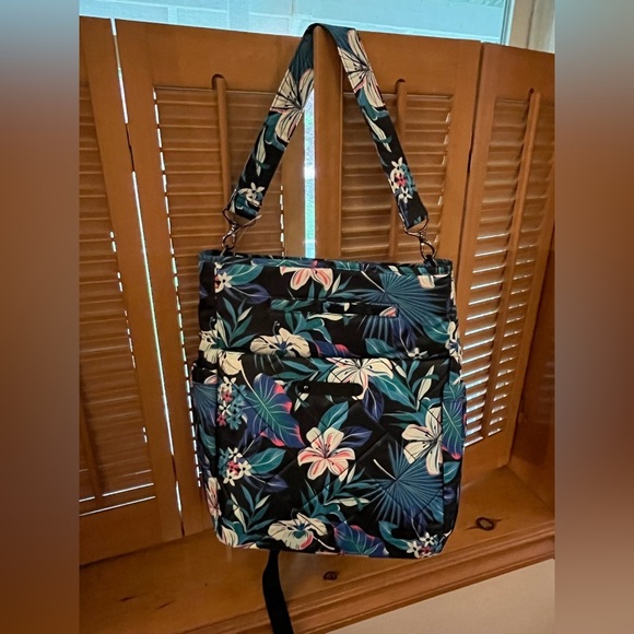 NWT LUG Symphony Convertible Backpack Tote HIBISCUS MULTI - Picture 8 of 12